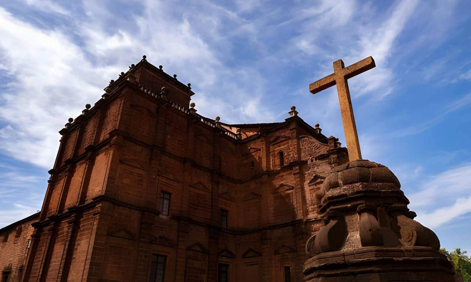Goa Tourism -Basilica De Bom Jesus- Must Visit Place